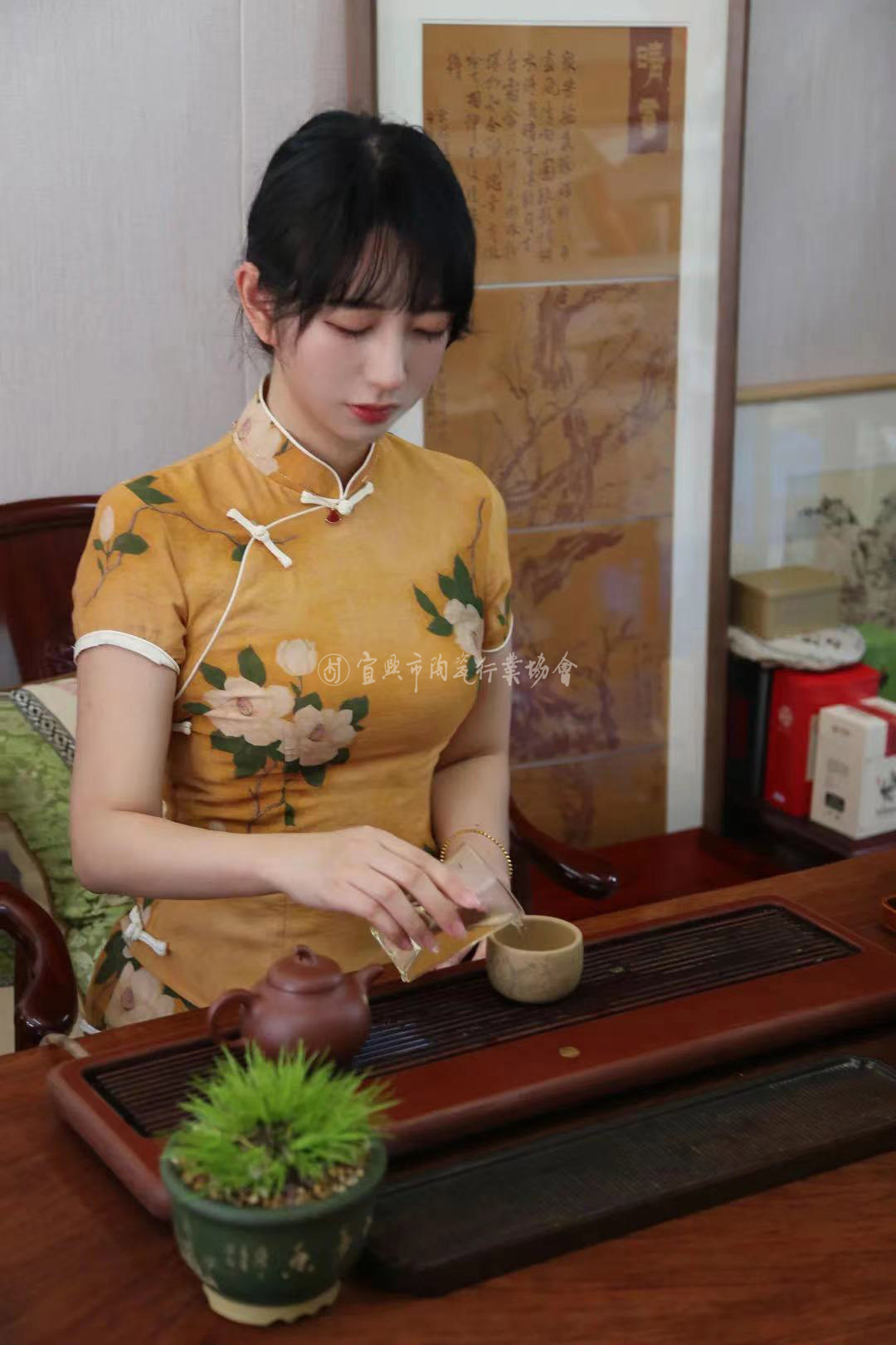 1767055104622454.jpg 人物照 (1).jpg